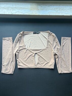 PrettyLittleThing Beige Long-Sleeve Crop Top with Front Keyhole